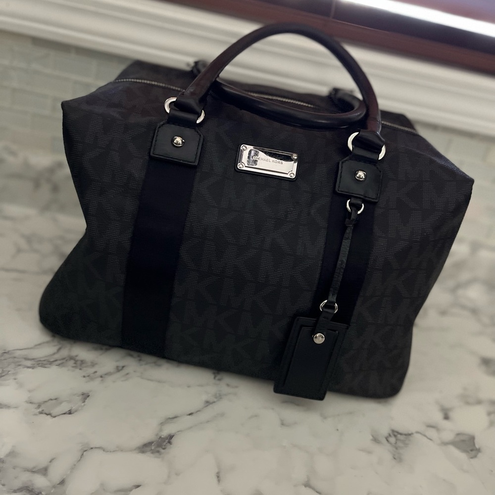 Black Signature Michael Kors Weekender Bag WITH shoulder strap.